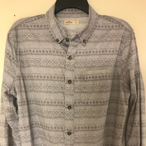 🗿🛸⚓️Tribal Long Sleeve Grey Button Down! - Picture 1 of 4